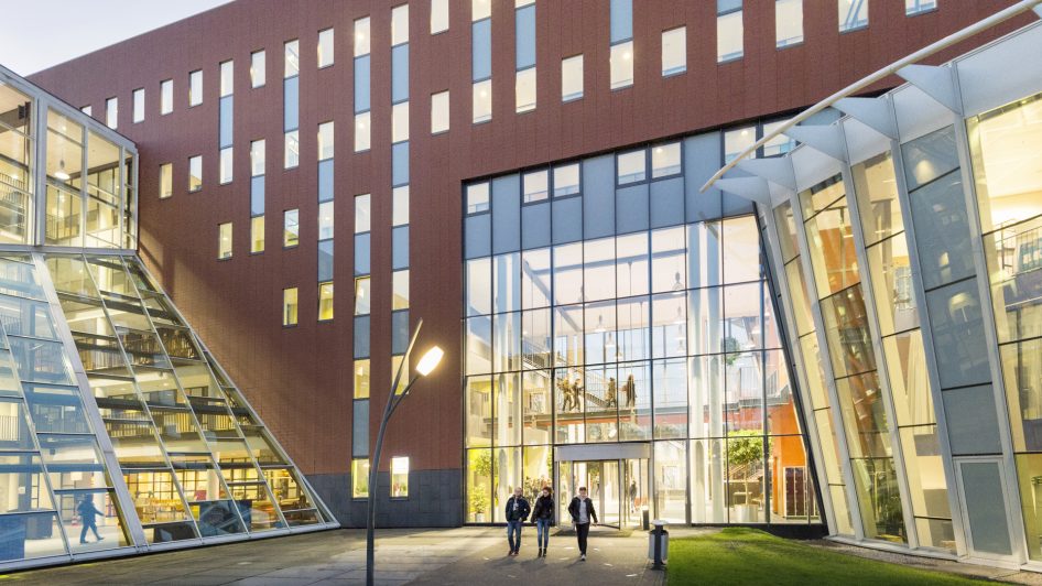 HogeschoollaanBredaentreedonker-1920