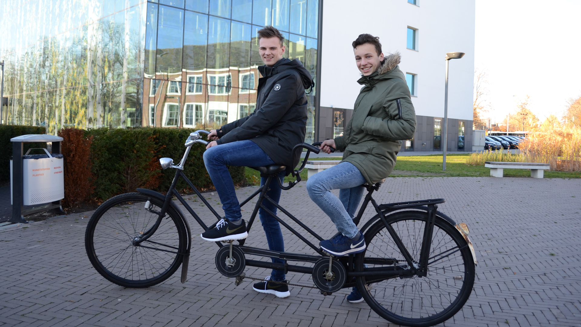 Op de tandem naar Avans - Punt.