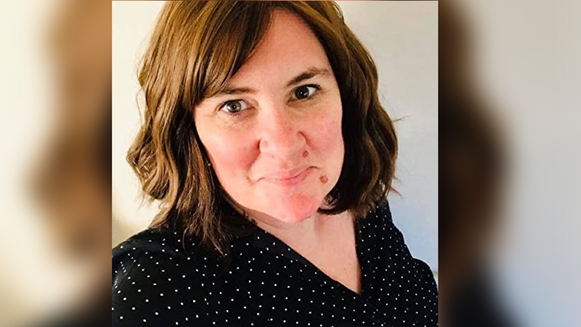 Avansdocent geeft taalles aan Oekraïnse vluchtelingen Punt.