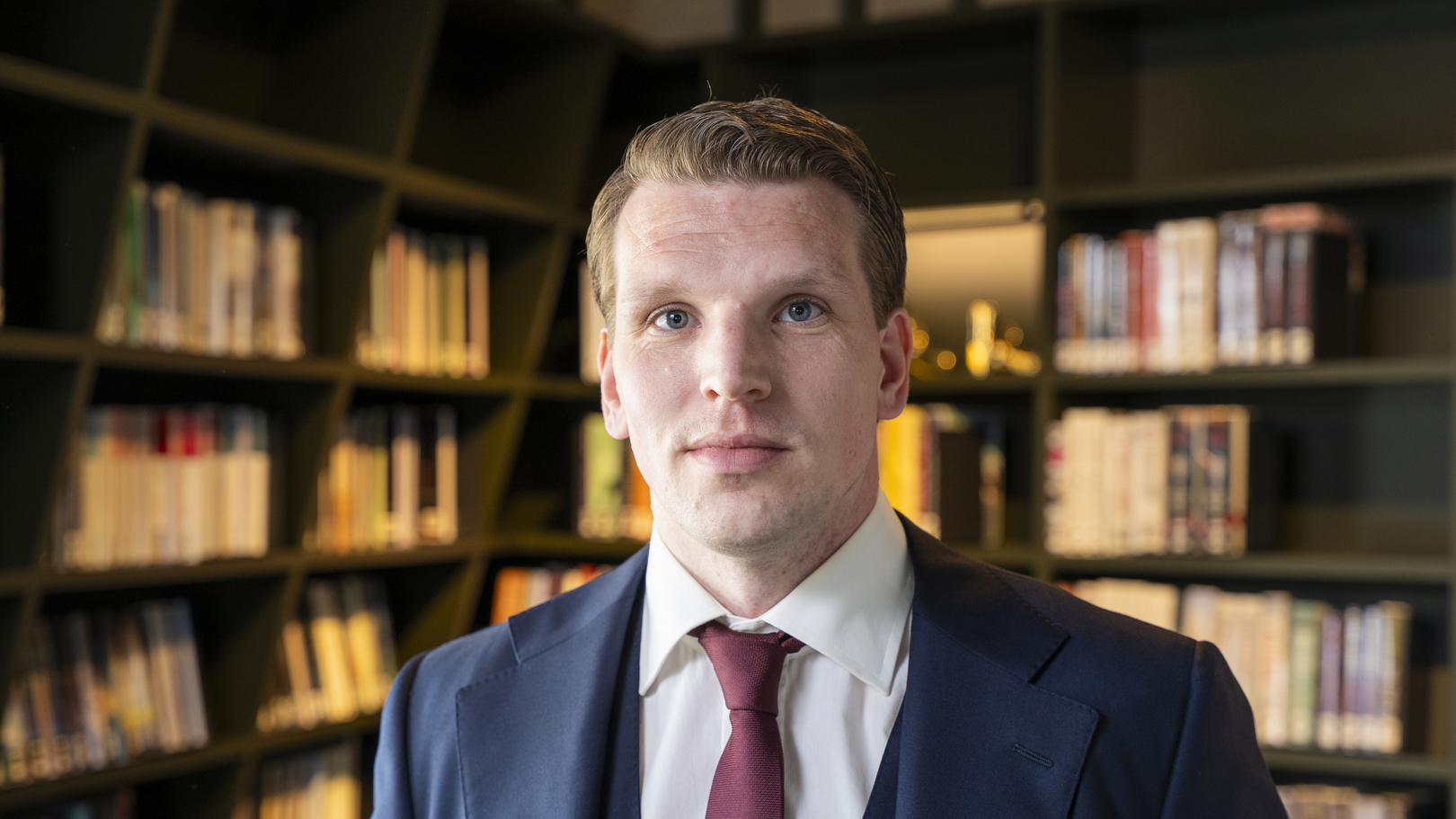 Een portret van Gouke Moes, minister van Onderwjs